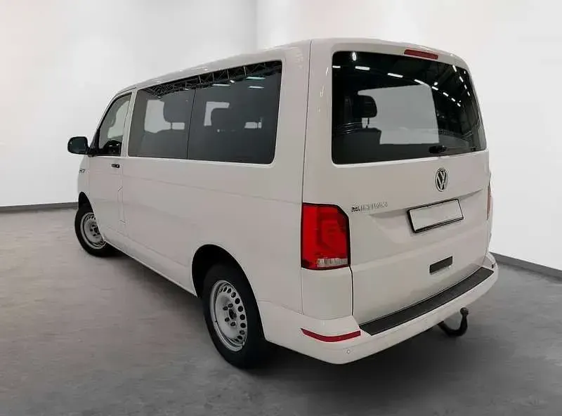 Gebraucht VW Multivan 110 PS (80 kW) 2021 Weiß Van / Kleinbus