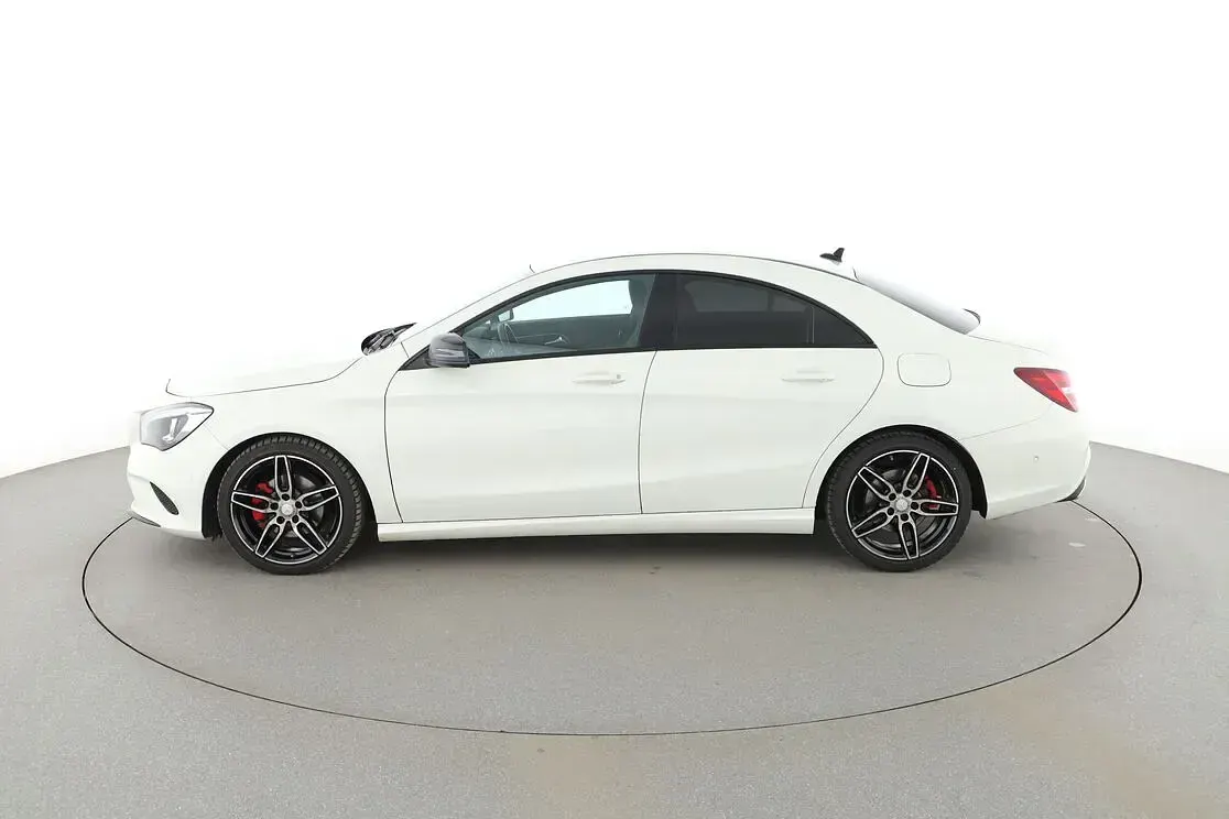 Gebraucht Mercedes CLA200 Urban 156 PS (114 kW) 2017 Weiß Limousine