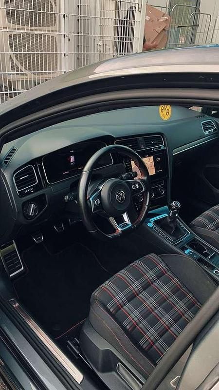 Gebraucht 2017 VW Golf VII R Limousine | 25.000 € - Bild 1/4