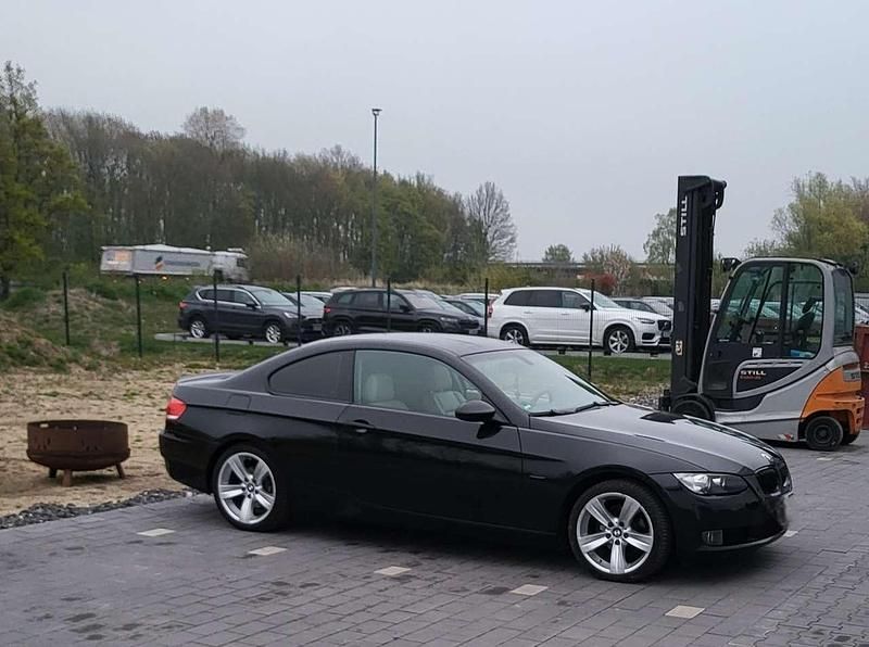 Gebraucht BMW 320 170 PS (125 kW) 2007 Schwarz Coupé