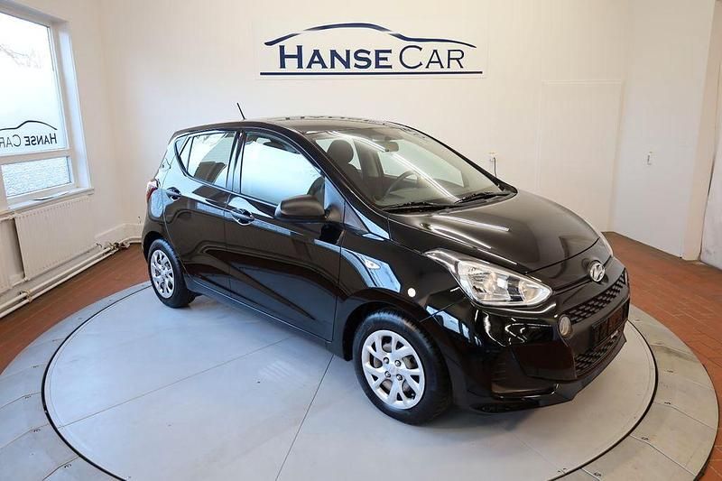 Gebraucht Hyundai i10 Select 67 PS (49 kW) 2019 Schwarz Kleinwagen