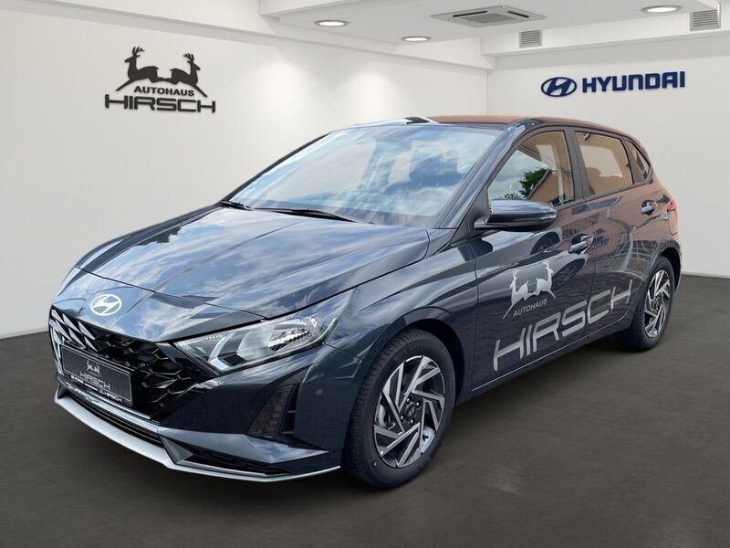 Grau Gebraucht 2025 Hyundai i20 Trend Limousine | 20.990 € (Etwas zu teuer) - Bild 1/4
