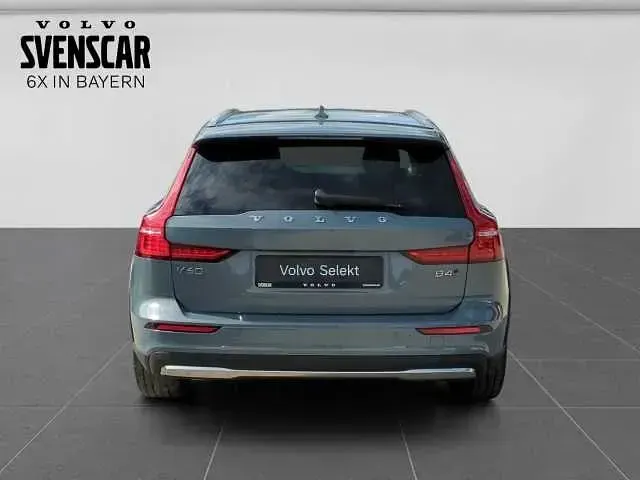 Gebraucht Volvo V60 CC 145 PS (106 kW) 2023 Kombi