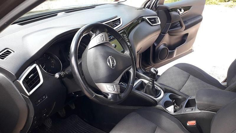 Gebraucht Nissan Qashqai Acenta 163 PS (119 kW) 2015 Braun SUV