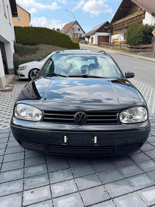 Gebraucht VW Golf IV 90 PS (66 kW) 2000 Schwarz Kombi