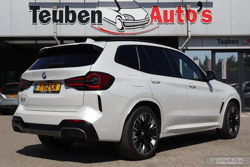 Gebraucht BMW iX3 Executive 210 kW (286 PS) 2023 Weiß SUV
