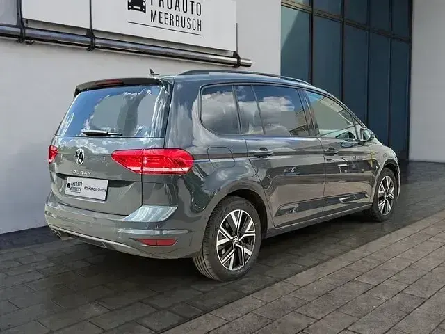 Gebraucht VW Touran Comfortline 150 PS (110 kW) 2025 Uranograu Van / Kleinbus