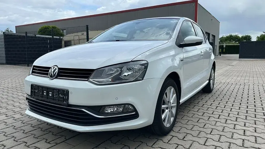Gebraucht VW Polo LOUNGE 90 PS (66 kW) 2016 Weiß Kleinwagen