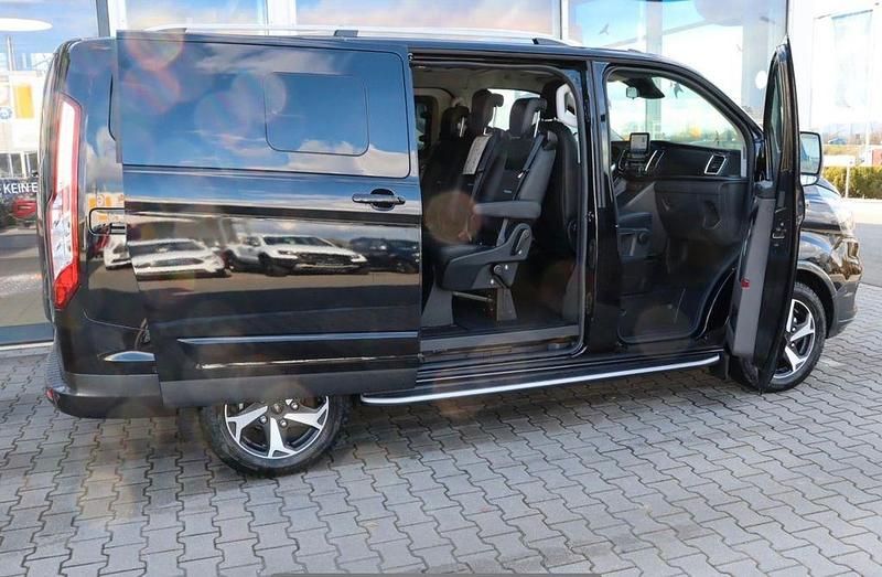 Gebraucht Ford Tourneo 170 PS (125 kW) 2023 Schwarz Van / Kleinbus