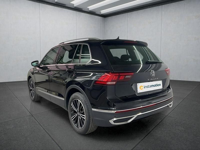 Gebraucht VW Tiguan 150 PS (110 kW) 2023 Schwarz SUV