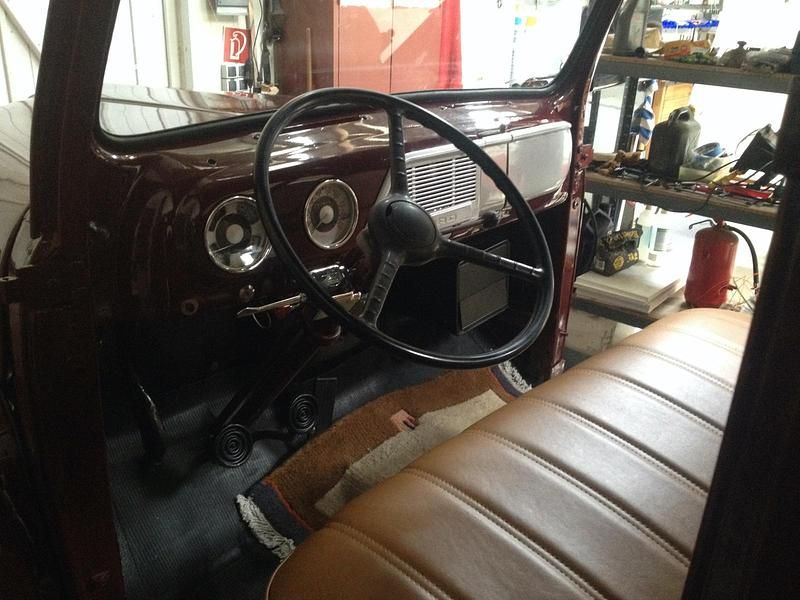 Second-hand Ford V8 100 CP (73 kW) 1952 Roșu Pickup