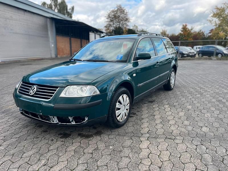 Grün Gebraucht 2002 VW Passat Kombi | 690 € (Superpreis) - Bild 1/4