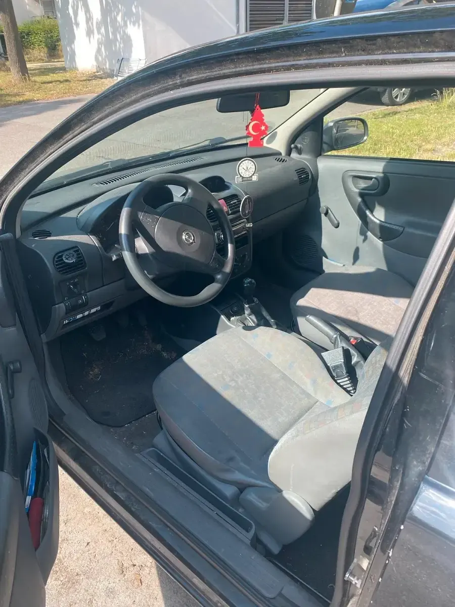 Gebraucht Opel Corsa 58 PS (42 kW) 2002 Schwarz Kleinwagen