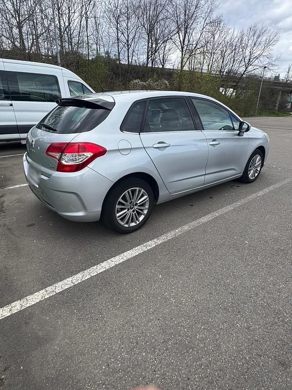 Gebraucht Citroën C4 Tendance 120 PS (88 kW) 2012 Silber Limousine