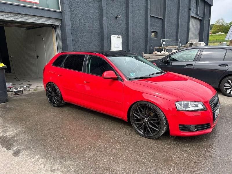 Gebraucht Audi A3 Attraction 140 PS (102 kW) 2009 Rot Kleinwagen