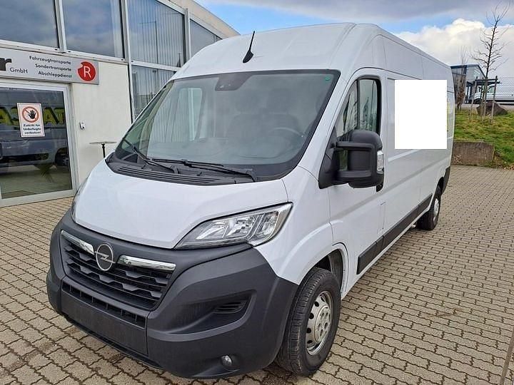 Weiß Gebraucht 2024 Opel Movano Van | 22.980 € - Bild 1/4