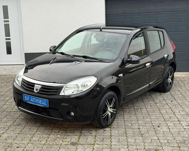 Schwarz Gebraucht 2010 Dacia Sandero Lauréate Limousine | 3.970 € - Bild 1/4