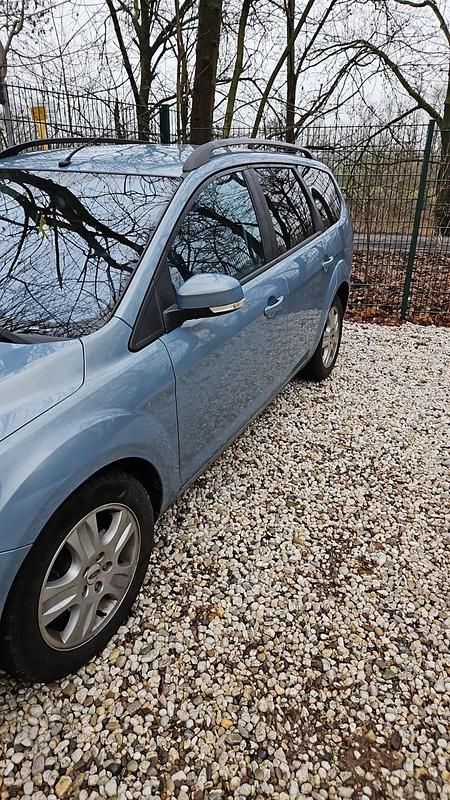 Gebraucht Ford Focus Ambiente 109 PS (80 kW) 2008 Blau Kombi