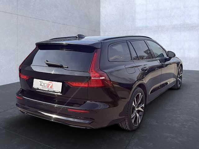 Gebraucht Volvo V60 145 PS (106 kW) 2024 Kombi