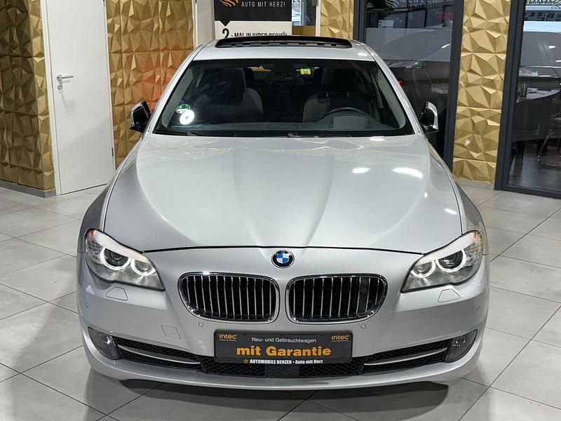 Gebraucht BMW 528 Sport Line 258 PS (189 kW) 2010 Silber Limousine