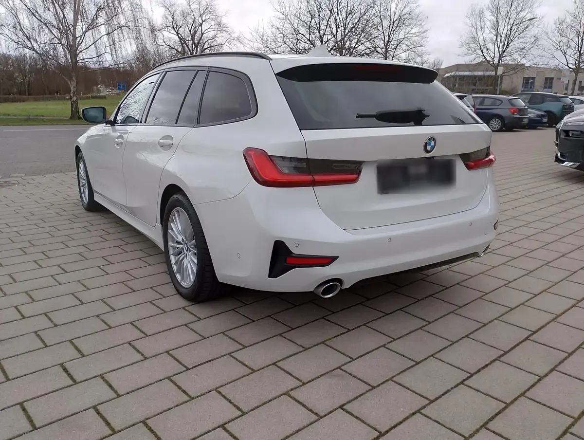 Gebraucht BMW 320 Sport Line 190 PS (139 kW) 2020 Weiß Kombi
