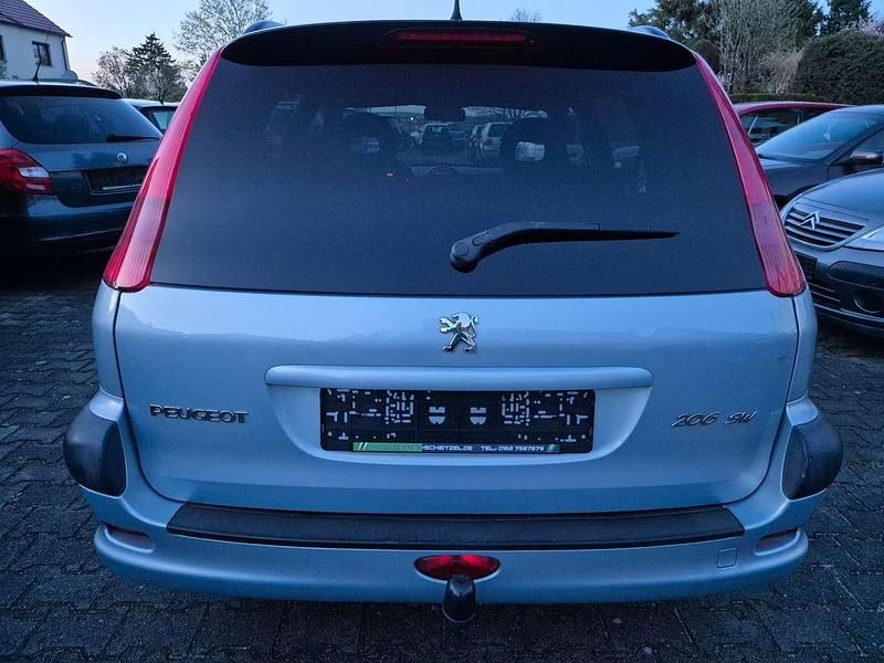 Gebraucht Peugeot 206 Tendance 109 PS (80 kW) 2003 Farbe islandgrau/metallic Kombi