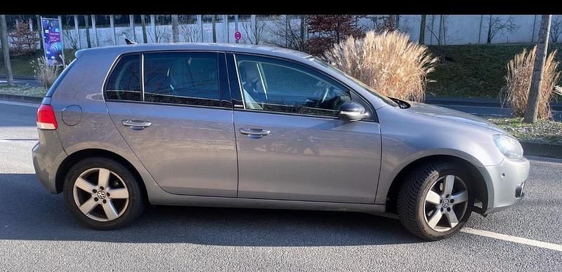 Gebraucht VW Golf VI 125 PS (91 kW) 2011 Grau Kleinwagen