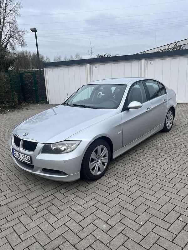 Gebraucht BMW 318 143 PS (105 kW) 2008 Limousine