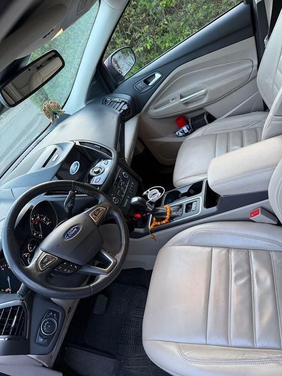 Usado Ford Escape 252 CV (185 kW) 2016 Rojo SUV