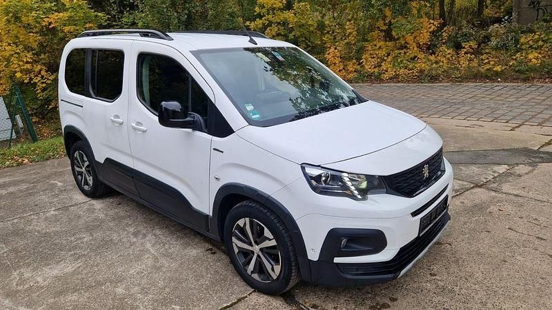 Weiß Gebraucht 2018 Peugeot Rifter GT-line Van / Kleinbus | 16.900 € (Fairer Preis) - Bild 1/4
