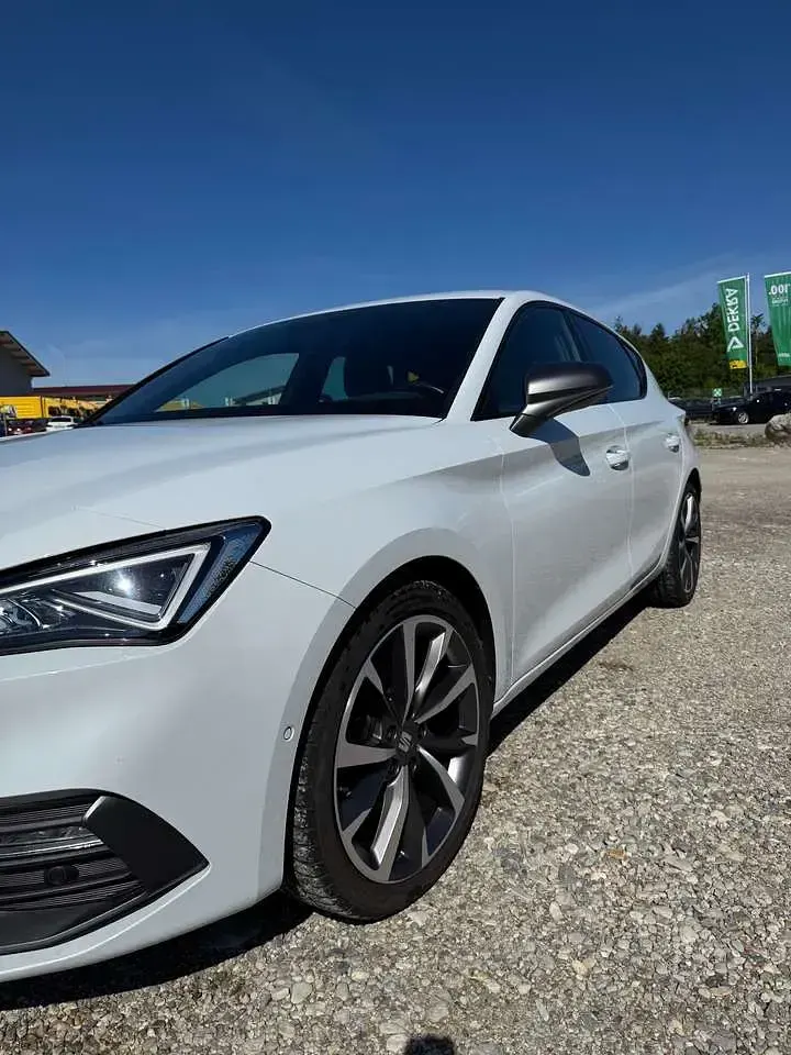 Gebraucht Seat Leon FR 131 PS (96 kW) 2022 Weiß Limousine