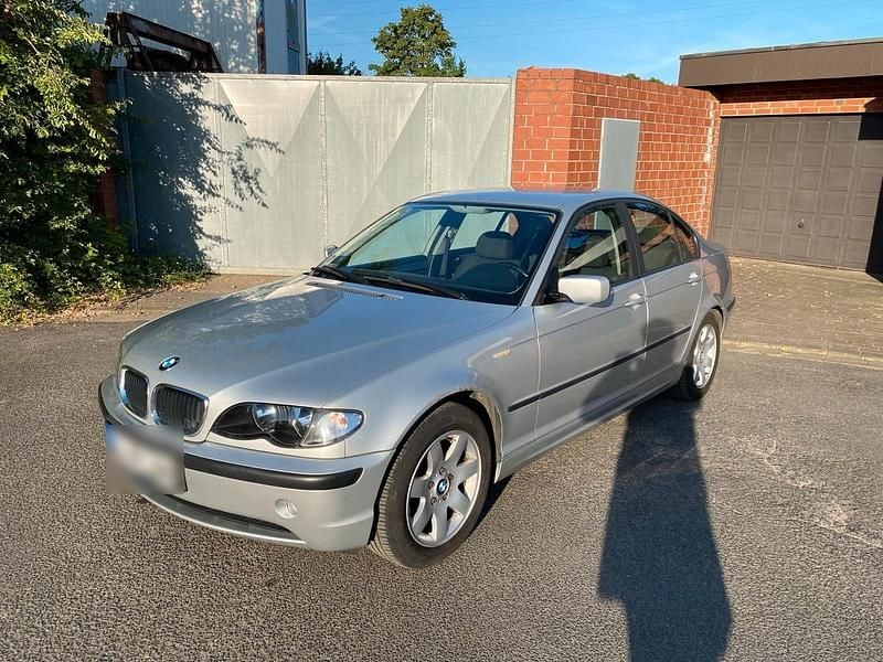 Gebraucht BMW 320 Sport Line 150 PS (110 kW) 2003 Silber Limousine