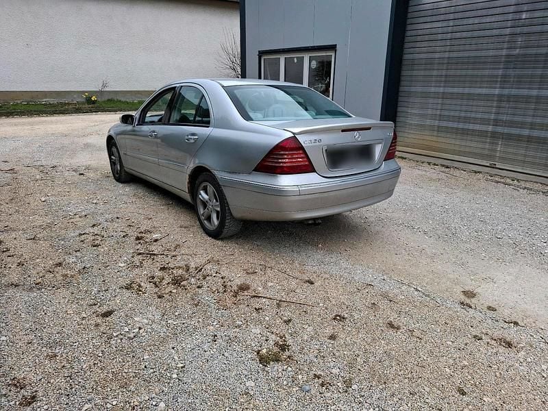 Gebraucht Mercedes C200 163 PS (119 kW) 2001 Silber Limousine
