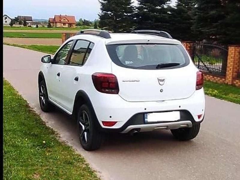 Gebraucht Dacia Sandero Stepway 90 PS (66 kW) 2018 Weiß Limousine