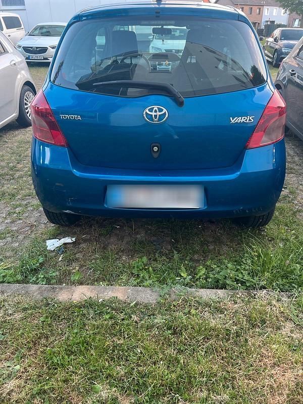 Blau Gebraucht 2008 Toyota Yaris Kleinwagen | 950 € (Guter Preis) - Bild 1/4