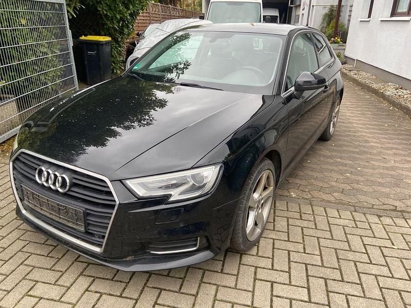 Gebraucht Audi A3 Design 110 PS (80 kW) 2016 Schwarz Limousine