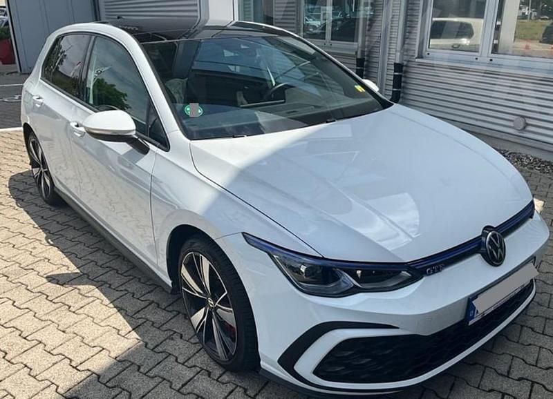 Weiß Gebraucht 2021 VW Golf VIII GTE Limousine | 23.930 € (Etwas zu teuer) - Bild 1/1