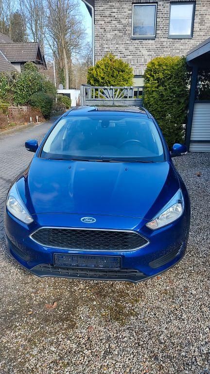 Usata Ford Focus 101 CV (74 kW) 2017 Blu Berlina