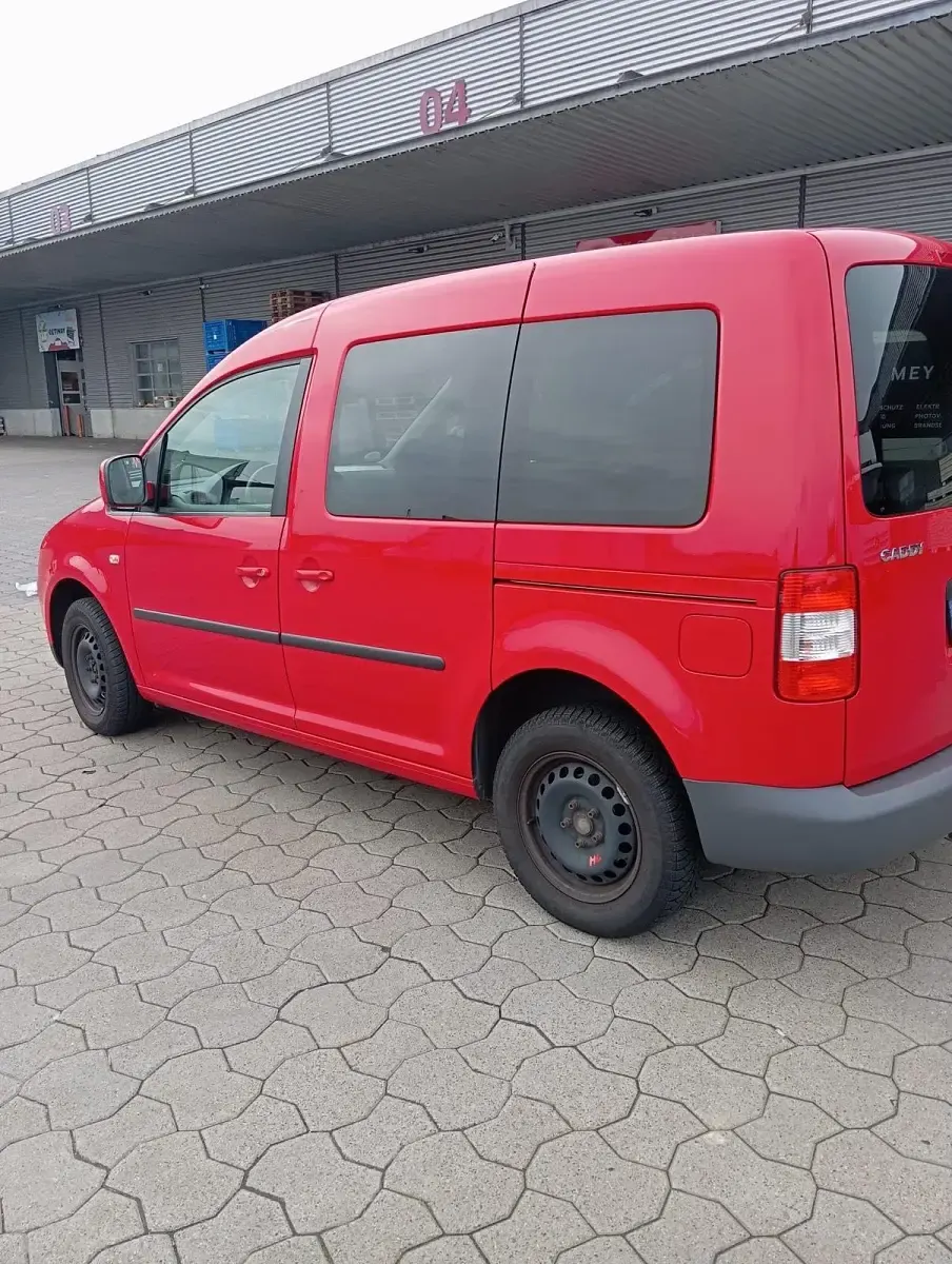 Gebraucht VW Caddy 102 PS (75 kW) 2010 Rot Van / Kleinbus
