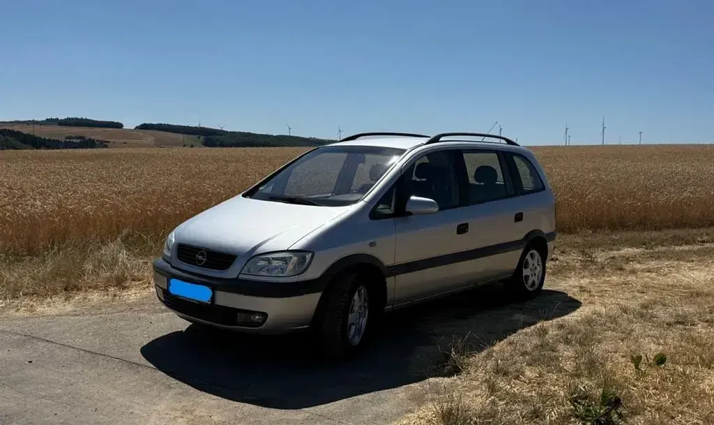 Gebraucht Opel Zafira Elegance 125 PS (91 kW) 2002 Silber Van / Kleinbus