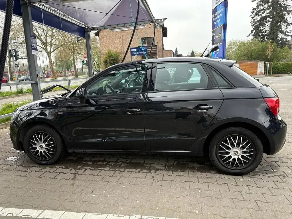 Gebraucht Audi A1 Sportback Ambition 122 PS (89 kW) 2013 Schwarz Kleinwagen