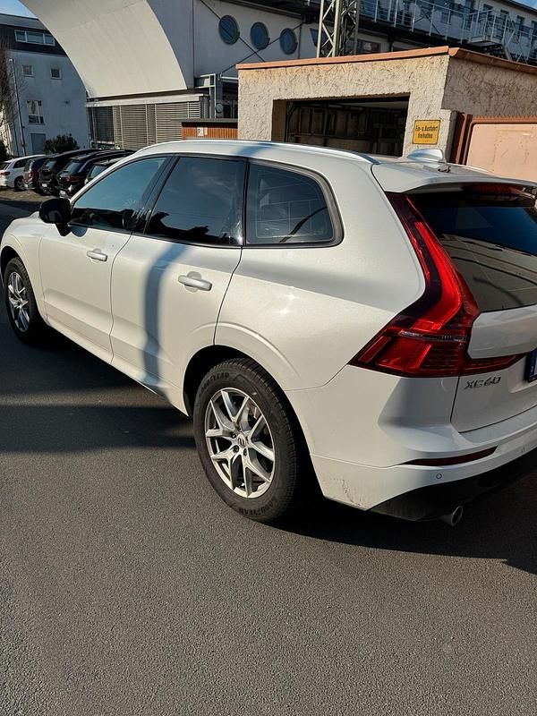 Gebraucht Volvo XC60 190 PS (139 kW) 2019 Weiß SUV
