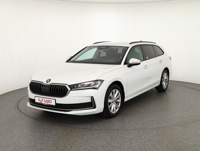 Weiß Gebraucht 2024 Skoda Superb Kombi | 36.890 € (Etwas zu teuer) - Bild 1/4