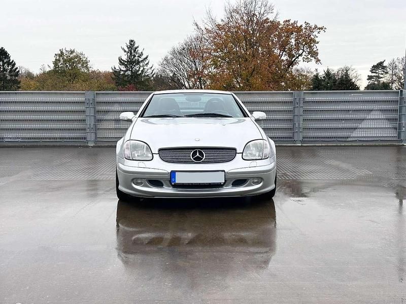 Gebraucht Mercedes SLK320 218 PS (160 kW) 2001 Silber Cabrio