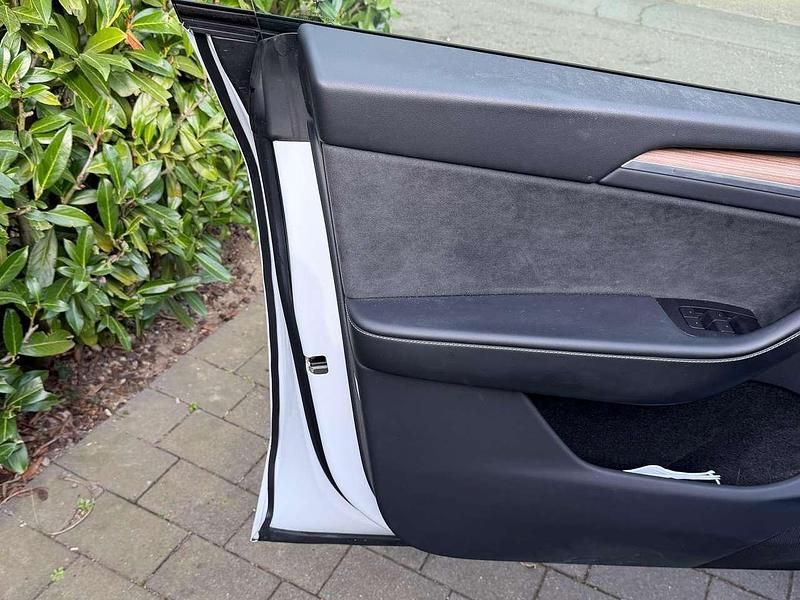 Gebraucht Tesla Model Y 378 kW (514 PS) 2022 Weiß SUV