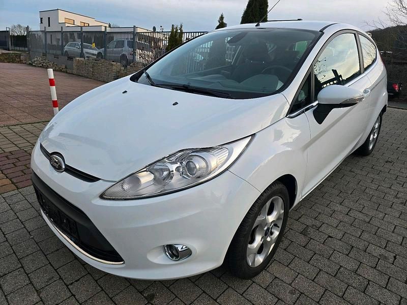 Blau Gebraucht 2010 Ford Fiesta Trend Kleinwagen | 5.499 € (Teuer) - Bild 1/4