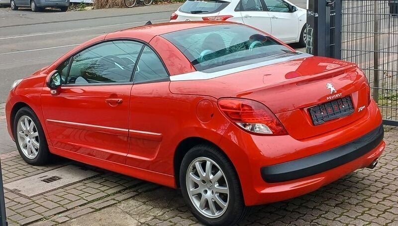 Rot Gebraucht 2012 Peugeot 207 CC Active Cabrio | 3.500 € (Guter Preis) - Bild 1/4