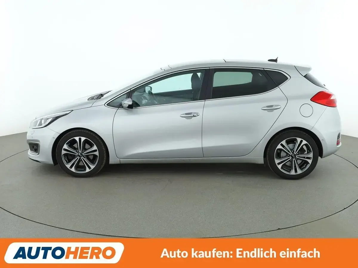 Gebraucht Kia Ceed Spirit 135 PS (99 kW) 2015 Grau Kleinwagen