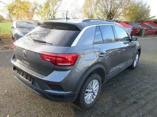 Używany VW T-Roc 110 KM (80 kW) 2021 Szary SUV