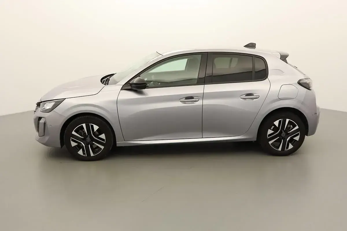Gebraucht Peugeot 208 Allure 102 PS (75 kW) 2025 Gris artense Kleinwagen